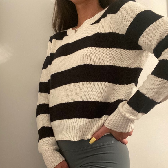 H&M sweater - Picture 2 of 2
